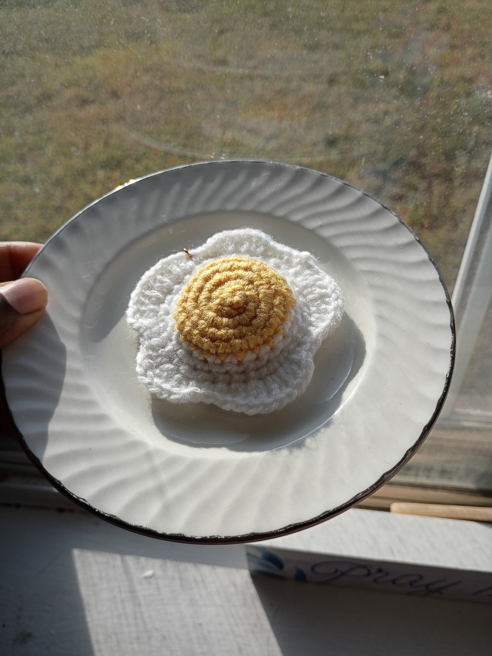 1pc Handmade Crocheted Fried Egg Keychain - White & Yellow